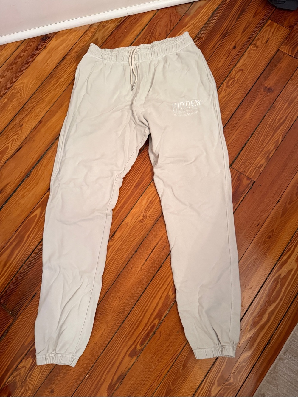 Hidden Essentials Men’s Cream Joggers